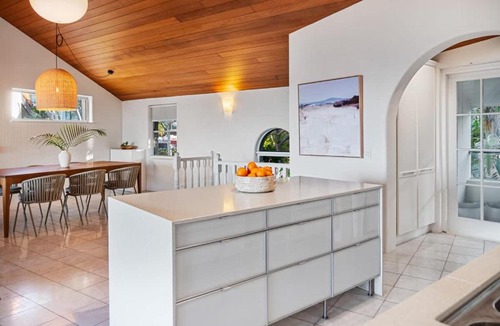 Sunshine Beach Apartment | Charming Mediterranean Villa Ocean Views & Pool