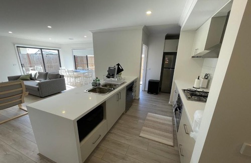 Wyndham Vale House | Charming Modern Family Home in Wyndham Vale