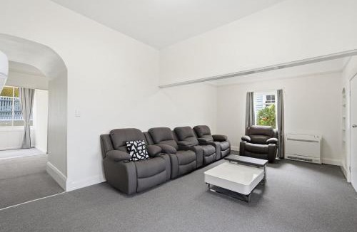 Sandy Bay House | Charming Sandy Bay Stay