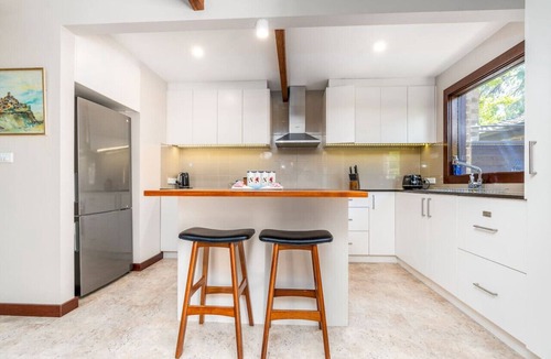 Braddon Apartment | Charming two-story 2BR townhouse in Braddon