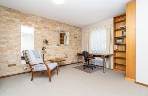 Braddon House | Charming two-story 2BR townhouse in Braddon - Hosted by Canstay