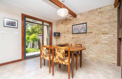 Braddon House | Charming two-story 2BR townhouse in Braddon - Hosted by Canstay