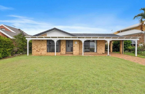Victoria Point House | Charming Waterfront Escape in Victoria Point