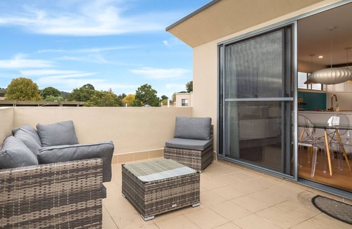 Kingston Apartment | Charmingly Modern 2-bed Apartment Kingston