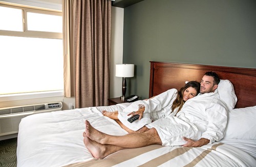 Northwest Edmonton Hotel | Chateau Nova Yellowhead