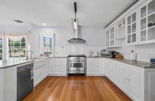 Aldinga House | Chateau On Vines - Aldinga - C21 SouthCoast Holidays