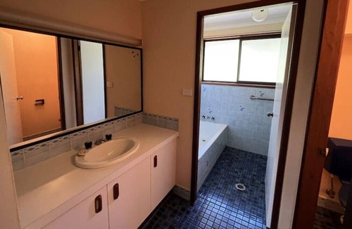 South Grafton House | Cheerful 3 bedroom home with lock up parking