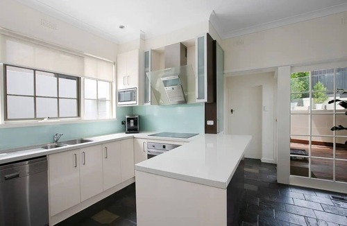 Brunswick West House | Cheerful 5 bedroom home with heated pool