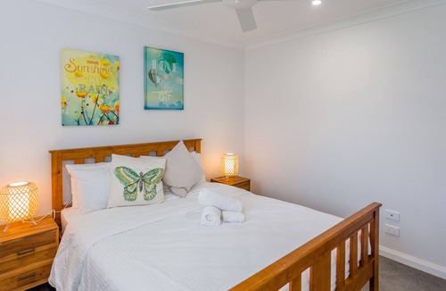 Lake Munmorah House | Cheerful Lakeside House-Minutes away from anywhere