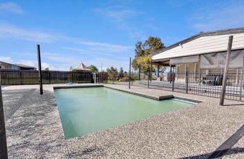 Eagle Point House | Chenu Lakeside Homestead