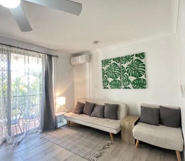 Surfers Paradise Apartment | Chevron Palms