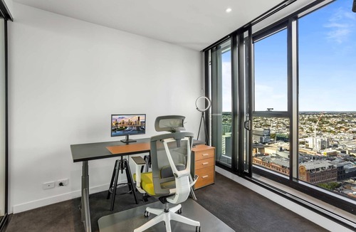 Fortitude Valley Apartment | Chic 1-Bed with Parking, Infinity Pool and Gym
