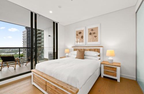 Wentworth Point Apartment | Chic 1-Bed with Pool by River Ferry & Amenities