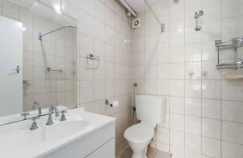 Perth Central Business District Apartment | Chic 1-bedroom apartment with AC and WiFi in fabulous Perth