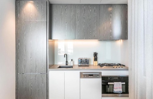 Coogee Apartment | Chic 2 Bed Apartment w Balcony Near Coogee Beach