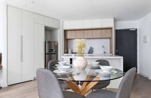 Melbourne Central Business District Apartment | Chic 2BR Apt Opposite Southern Cross, City Views