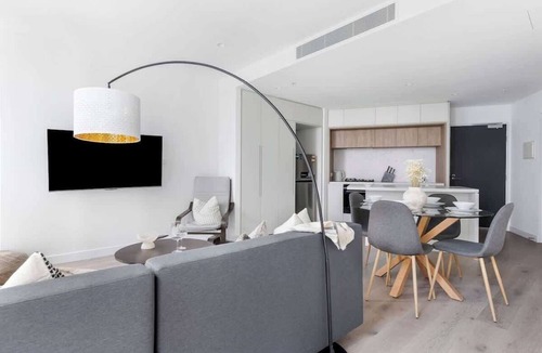 Melbourne Central Business District Apartment | Chic 2BR Apt Opposite Southern Cross, City Views