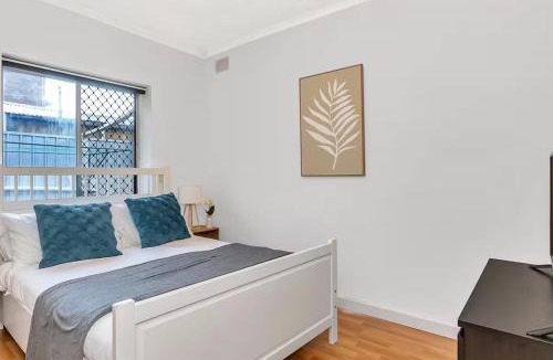 Prospect Apartment | Chic 2BR Near Cafes and CBD FREE Netflix