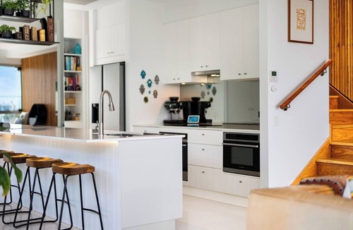 Sunrise Beach Apartment | Chic Beachside Abode, Sunrise Beach