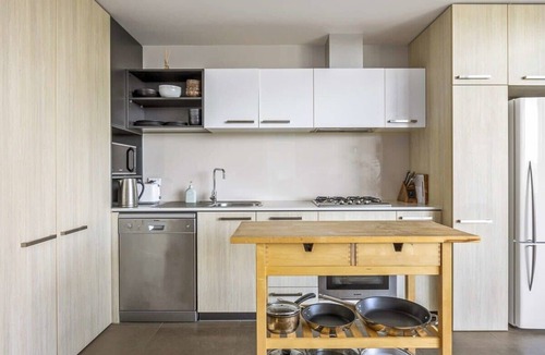 Brunswick Apartment | Chic Brunswick Apartment with City Views and Gym