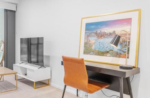 Lyneham Apartment | Chic Modern 1-Bedroom Apartment, Gym, Parking