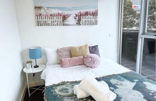 Doncaster Apartment | Chic Short Stay Retreat at Doncaster