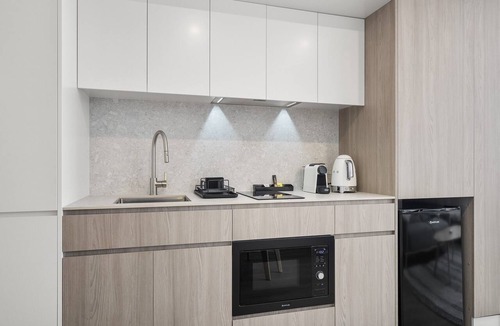North Fremantle Apartment | Chic Studio Stay Near Cafés and Coastline