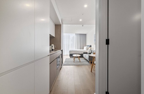 North Fremantle Apartment | Chic Studio Stay Near Cafés and Coastline