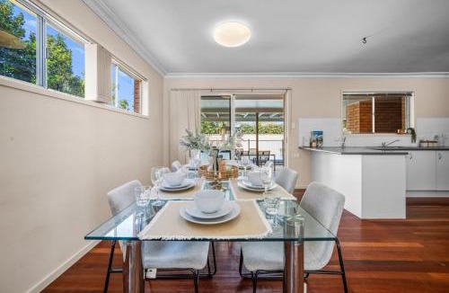 Robertson House | Chic Vibes Oasis Pool and Patio Comfort for Groups