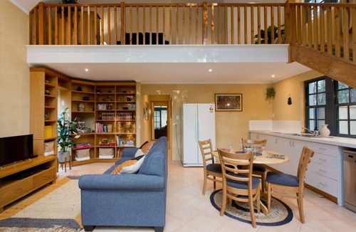 Chidlow Villa | Chidlow, Lake Leschenaultia, cycling & walking, Book the Spa & Sauna, cost extra