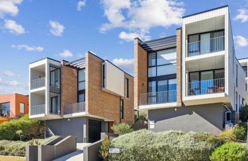 Jindabyne House | Chilam B
