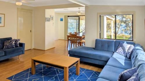 Basin View House | Chill Out at the Basin by Experience Jervis Bay