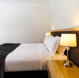 Shadforth Cabin | Chimes Spa Retreat