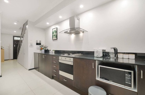 Chippendale House | Chippendale Three-Bedroom Modern Villa