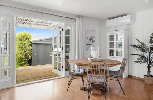 Hayborough House | Chiton Beach Retreat - Hamptons Elegance by the Sea