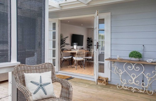 Hayborough House | Chiton Beach Retreat - Hamptons Elegance by the Sea