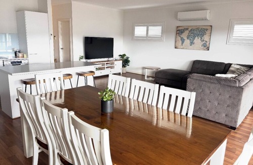 Hayborough House | Chiton Views - 19A Albatross Ave, Chiton