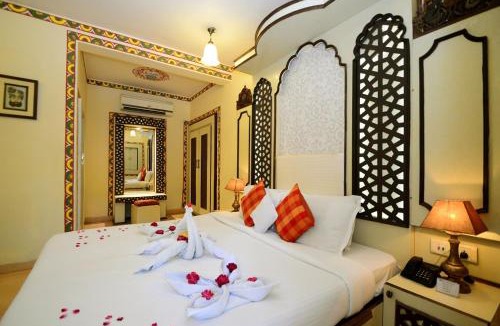 Indore Hotel | Chokhi Dhani Aangan