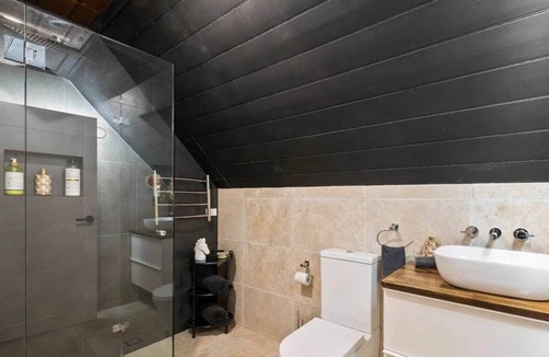 Robertson House | Church Conversion @ 39 Hoddle Street
