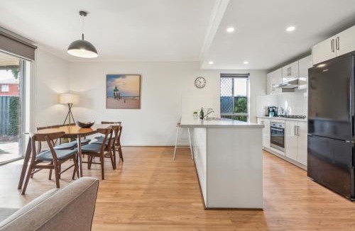 Kilburn House | Churchill Condo