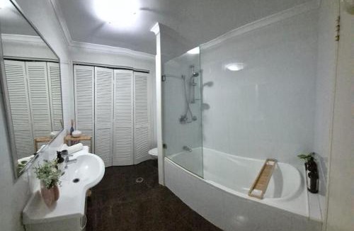 Glebe Apartment | City central hideway GLEBE Free Parking