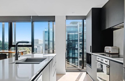 Reid Apartment | City-Views-Stylish-2bed2bath