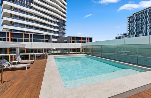 Wollongong CBD Apartment | Cityview Escape - Poolside Living near CBD & Beach