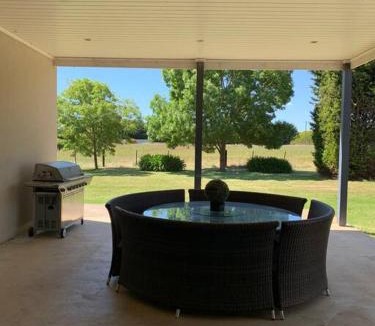 Gnarwarre House | Claret Lodge Modern country retreat