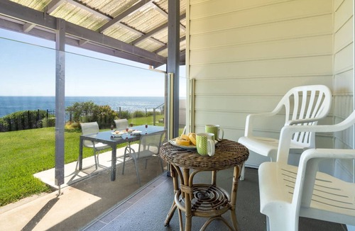 Culburra Beach House | Cliff Cottage – stunning views from this cliff top cottage