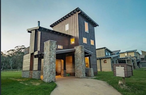 Dinner Plain Ski Chalet | Cliff Hanger-Dinner Plain