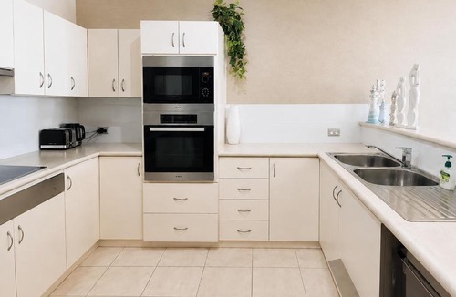 Scarborough Apartment | Clifton On Scarborough - Absolute Beachfront