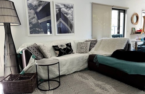 St Leonards House | Close to the beach, relaxing & modern holiday home