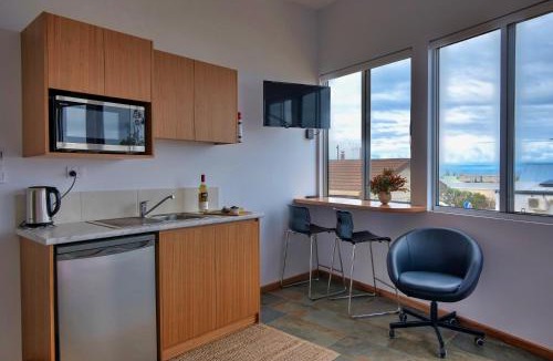 Kingscote Apartment | Cloudscape Apartment No 2