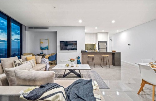 Gold Coast Apartment | Cloudview Retreat | Luxe Skyhome Experience